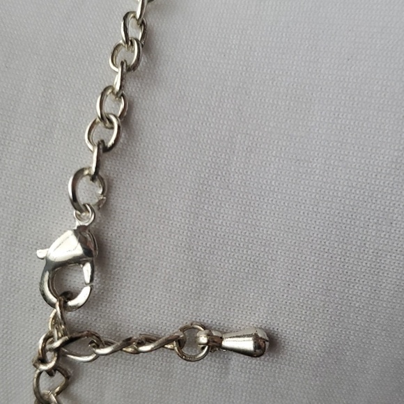 Stunning Necklace, Silvertone - Picture 3 of 3